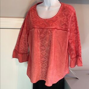 Alfred Dunner Women's Coral Lace Detail Top Size L
NWT